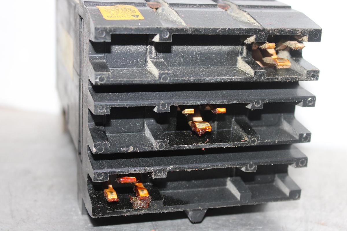 Used SQUARE D I-LINE CIRCUIT BREAKER KC34225 SERIES 2 225 AMP 480 VAC 3-POLE
