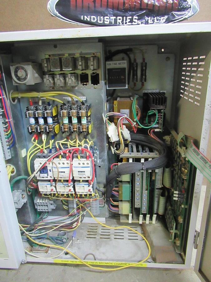 Used TRANE THERMACHILL CONTROL PANEL FOR ABSORBTION CHILLER 180-220 VAC 46.5-50.9 AMP