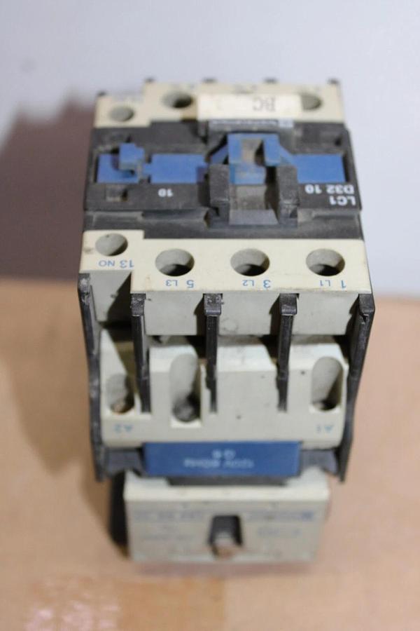 Used TELEMECANIQUE CONTACTOR LC2D3211 LC1D3210 50 AMP 600 VAC 3-POLE COIL: 120V