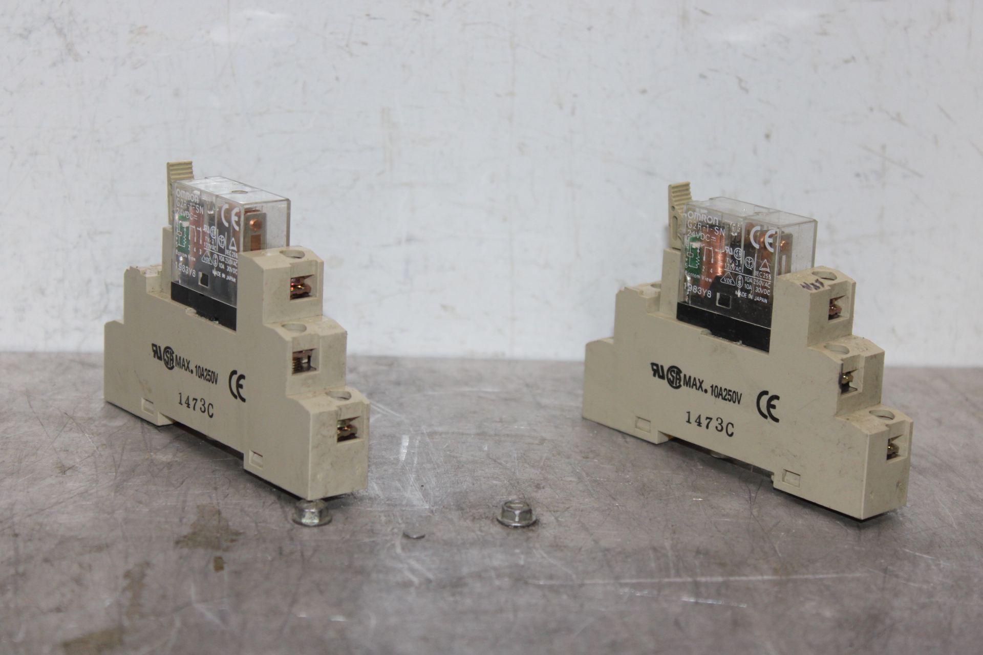 Used LOT OF 3 OMRON RELAYS G2R-1-SN 24 VDC 10 AMP W/ BASE