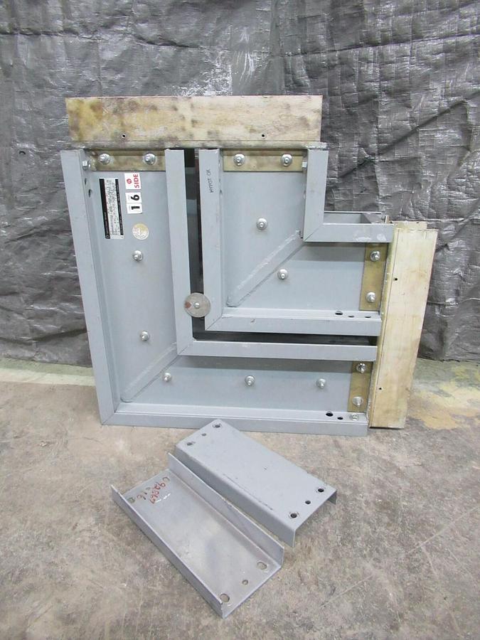 Used 4000 AMP GE SPECTRA SERIES FLATWISE 90° BUSWAY ELBOW 92867 600 V 3 PH 3 W W/G