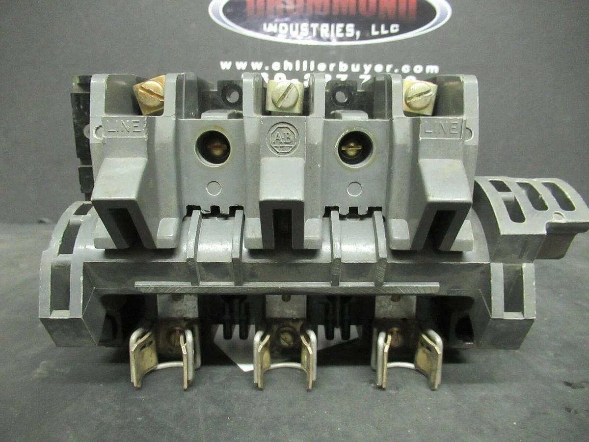 Used ALLEN BRADLEY DISCONNECT SWITCH 40021-58-02 600 VAC W/ X-401978 30 AMPS 600 VAC
