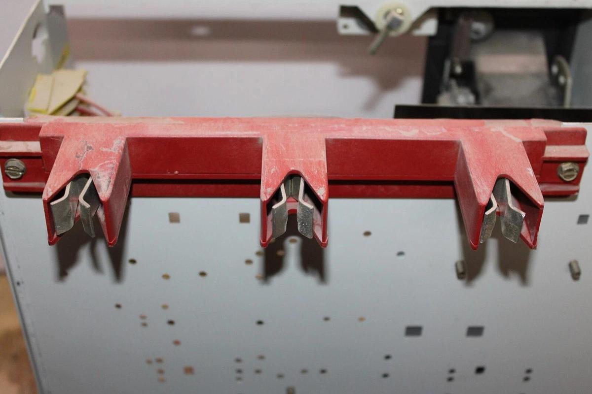 Used WESTINGHOUSE MCC MOTOR CONTROL BUCKET FREEDOM 2100 18" SIZE 2 CL75250