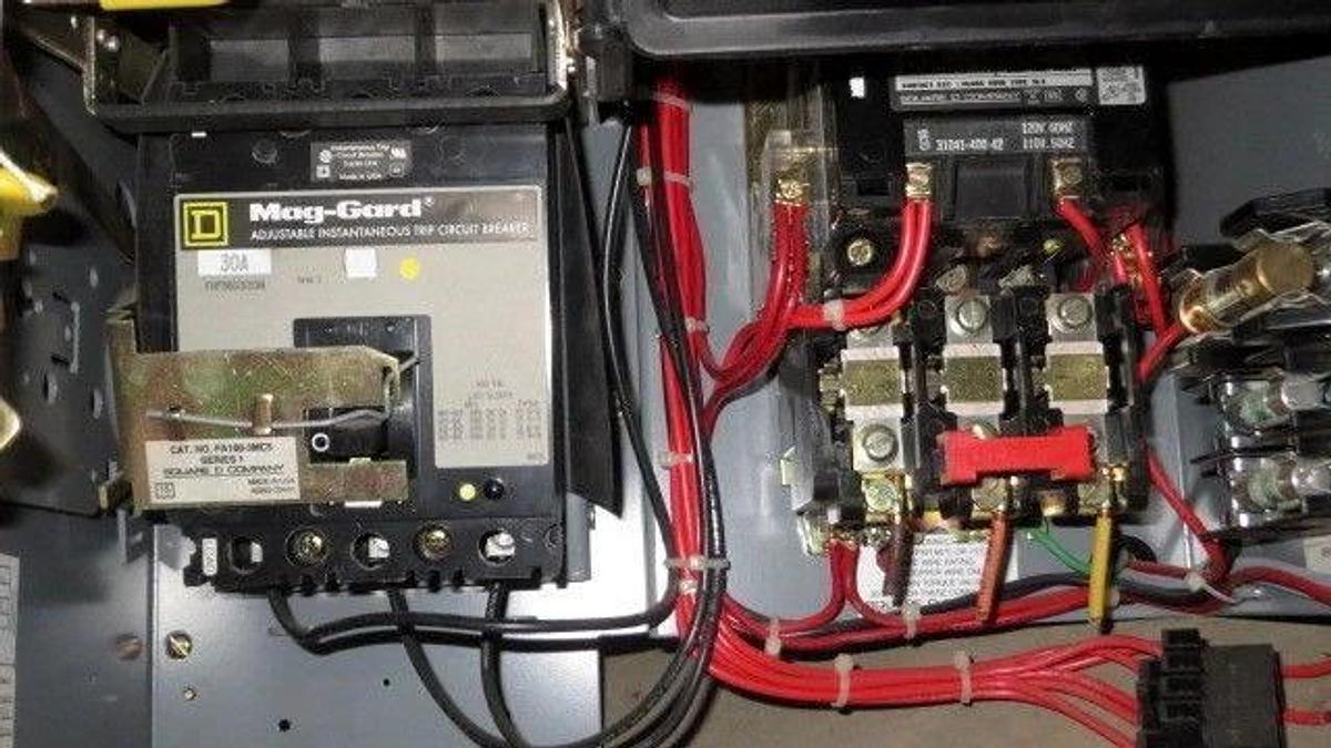 Used SQUARE D 12" MCC BUCKET 480 VAC W/ 30 AMP FHP BREAKER & NEMA SIZE 1 STARTER