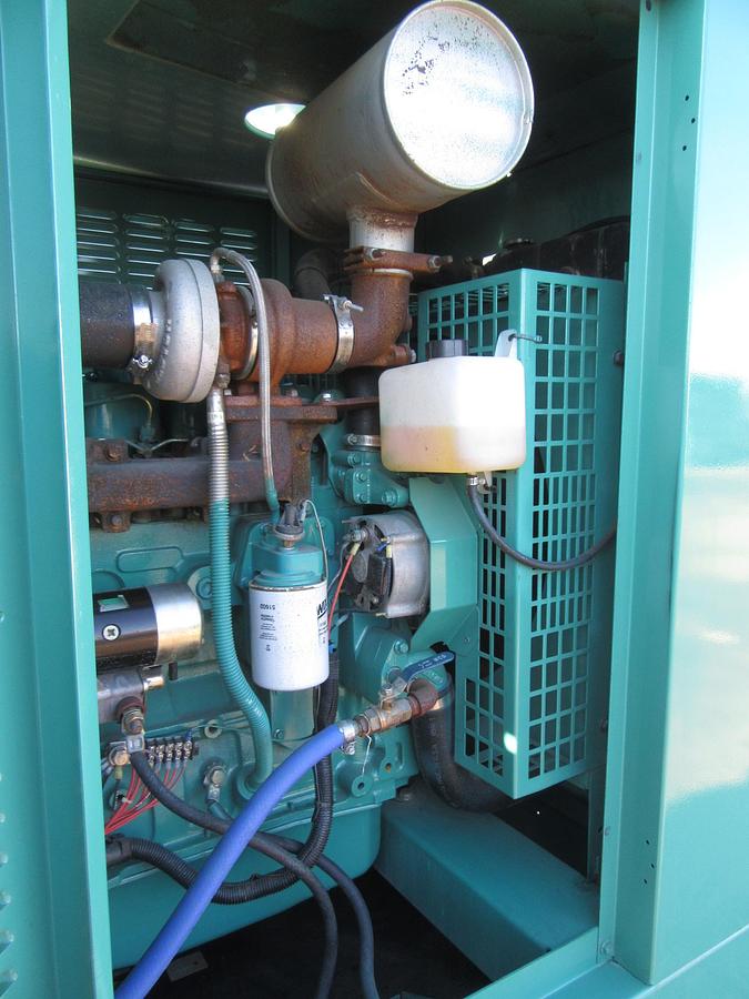 Used 50 KW DIESEL GENERATOR CUMMINS 120/240V B3.9-G4 ENCLOSED RECONNECTABLE VIDEO