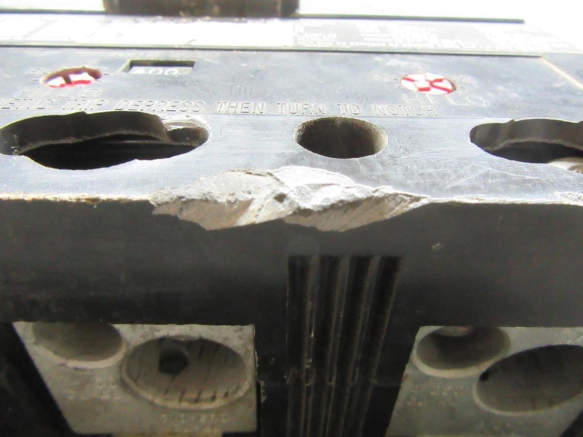 Used WESTINGHOUSE 3-POLE CIRCUIT BREAKER LA3400F 400 AMP 600 VAC *CHIPPED VIEW PICS*