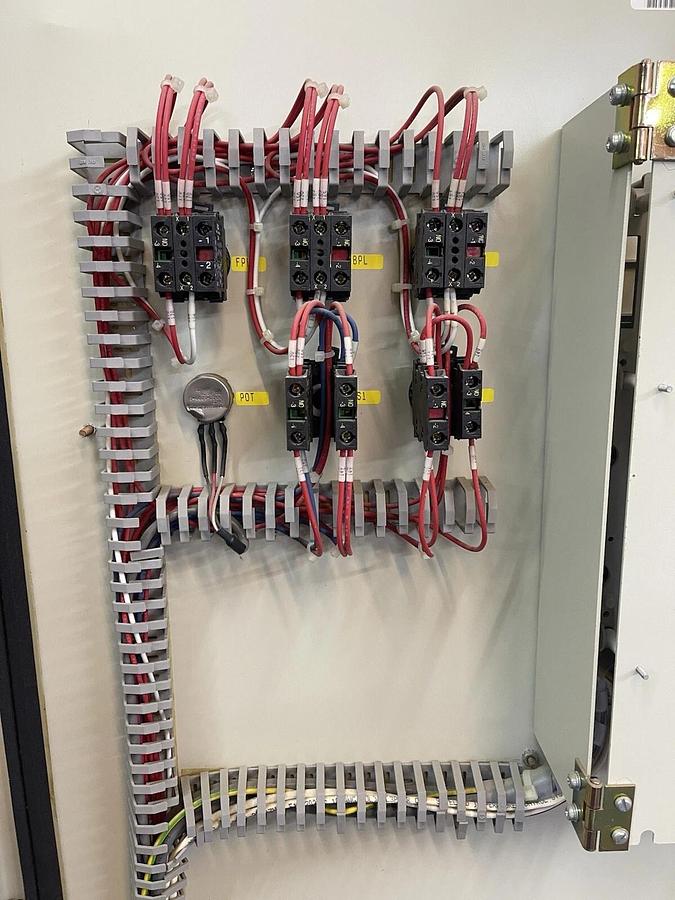 Used ABB ACH504-100-4-00P0 100 HP AC VS DRIVE 3PH 480V ACS504-100-5 100HP 124A ACH500