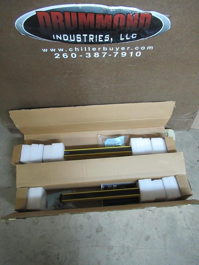 NIB CONTRINEX SAFETY LIGHT CURTAIN PAIR YBB-30S4-0400-G012 / YBB-30R4-0400-G012