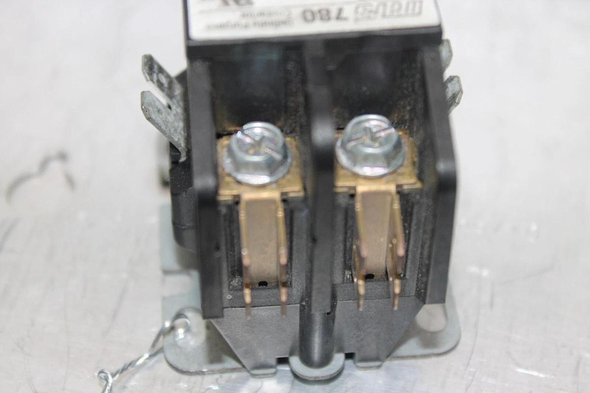 Used MARS 780 CONTACTOR 61320 30 AMP 240/277 VAC 3-POLE 3-PHASE COIL: 24 VOLT
