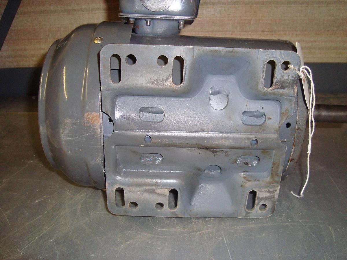 Used DAYTON 4LX02G .75 HP INDUSTRIAL MOTOR 4 POLE TEFC