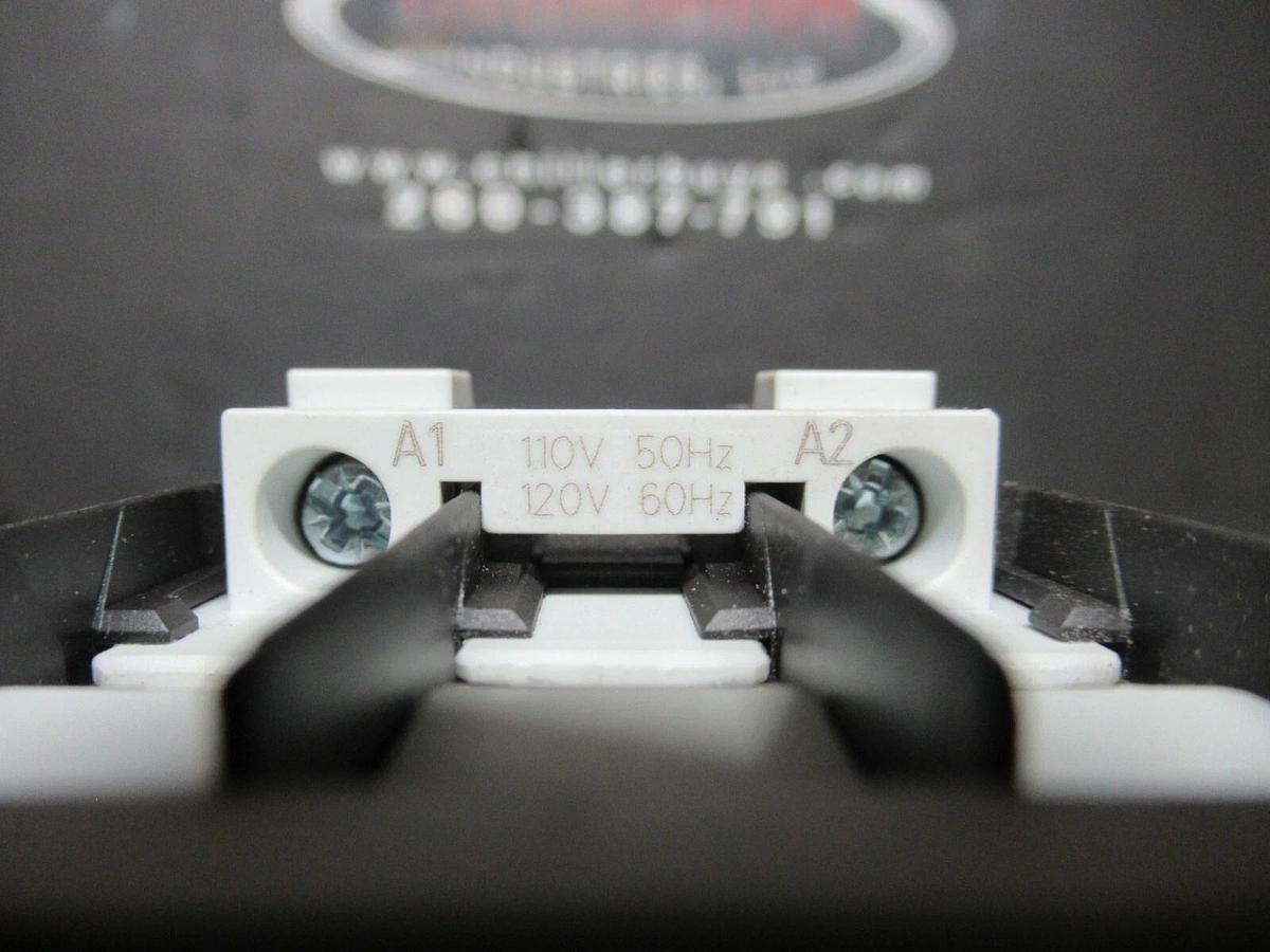 Used SIEMENS CONTACTOR 3RT1023-1A 35 AMP 600 VAC 7.5 HP 3-PHASE COIL: 110/120