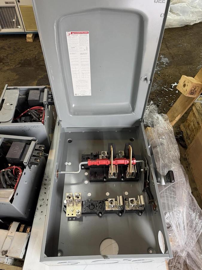 Used SQUARE D NEMA 3R GENERAL DUTY DISCONNECT D225NR 400 AMP 240 VAC 2-POLE