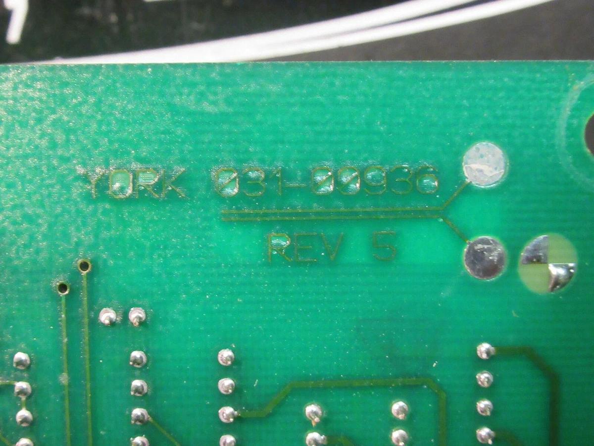 YORK / JOHNSON CONTROLS 031-00936-003 REV G LOGIC CONTROL BOARD 031-00936 REV 5