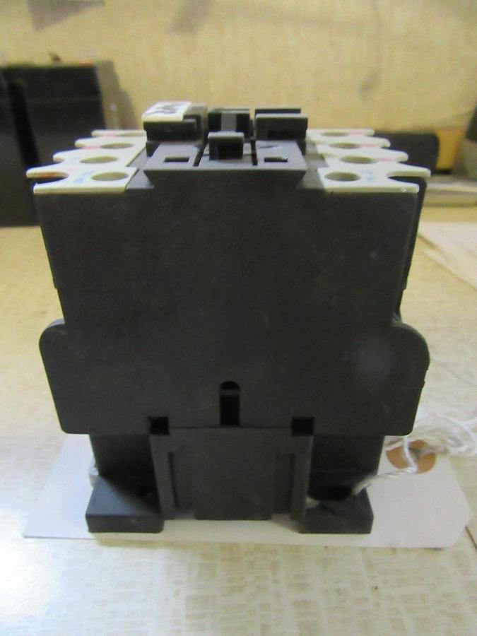 Used RAM INDUSTRIES CONTACTOR 32 AMP RI1D3210 RI1 D32 10 120 VAC COIL 50 / 60 HZ