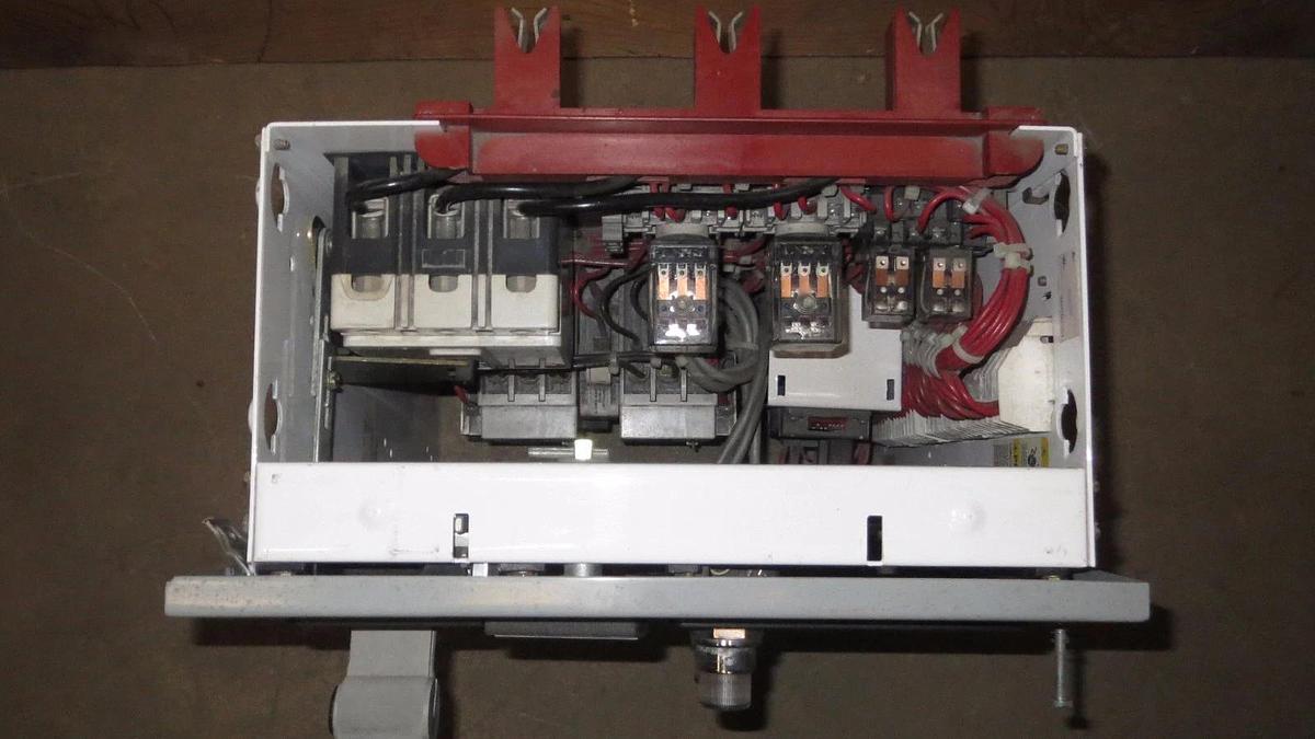 Used CUTLER HAMMER MCC 17" BUCKET W/ 7 AMP BREAKER,SIZE 1 ADV REVERSE STARTS & MODULE
