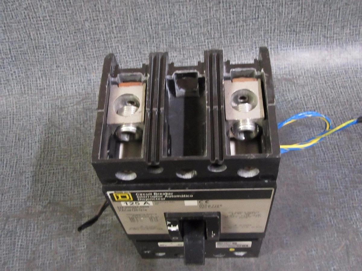 Used SQUARE D CIRCUIT BREAKER 125 AMP 600 VAC 2 POLE * UNDERVOLTAGE TRIP & AUX SWITCH