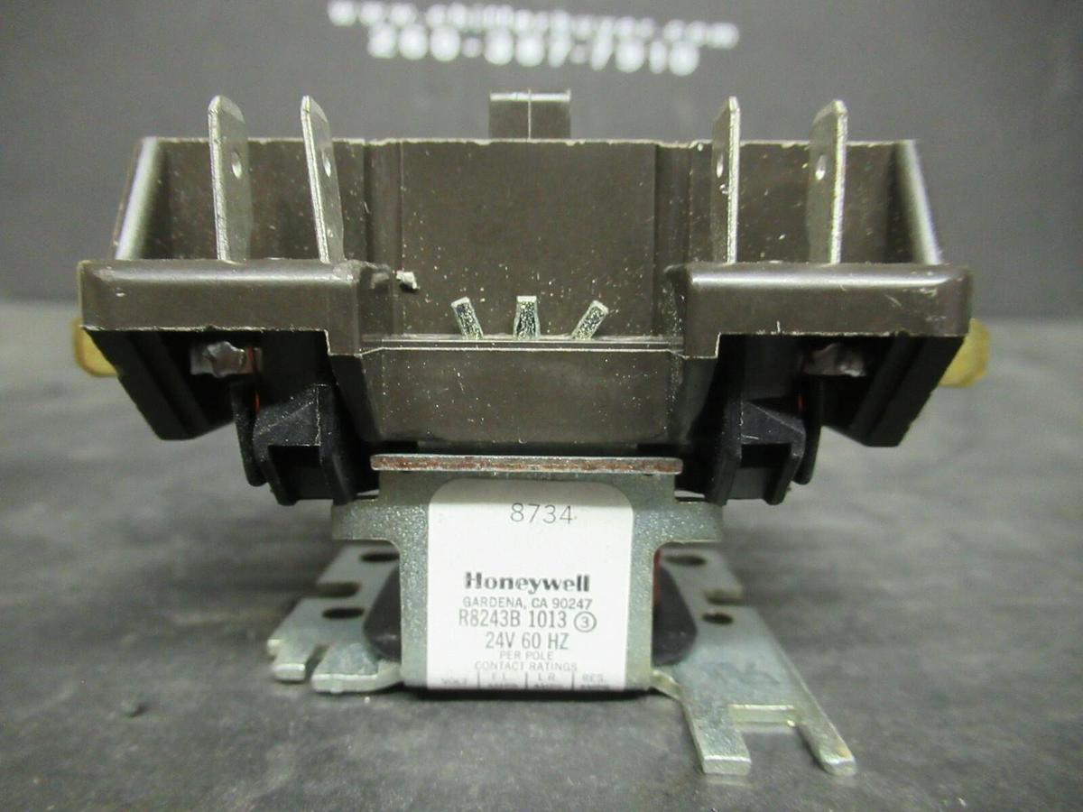 HONEYWELL CONTACTOR R8243 B 1013 30 AMP 48 AMP/RES 277 VAC 60 HP COIL: 24 V