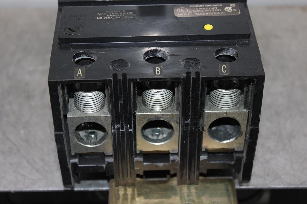Used SQUARE D I-LINE CIRCUIT BREAKER LA36350 350 AMP 3-POLE 600 VAC