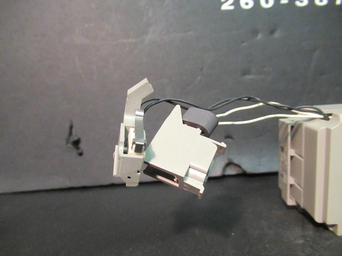 Used SCHNEIDER / SQUARE D / POWERPACT CIRCUIT BREAKER TRIP UNIT STR53UP STR 53 UP