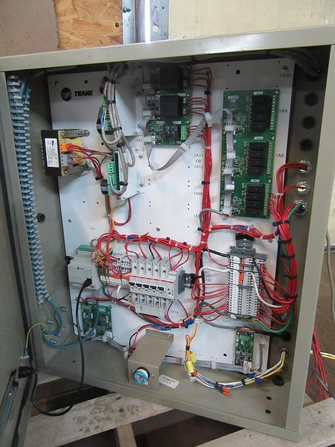 Used TRANE TRACER ADAPTIVIEW RETROFIT LIQUID CHILLER CONTROLLER CRVE203 480 V 250 HP