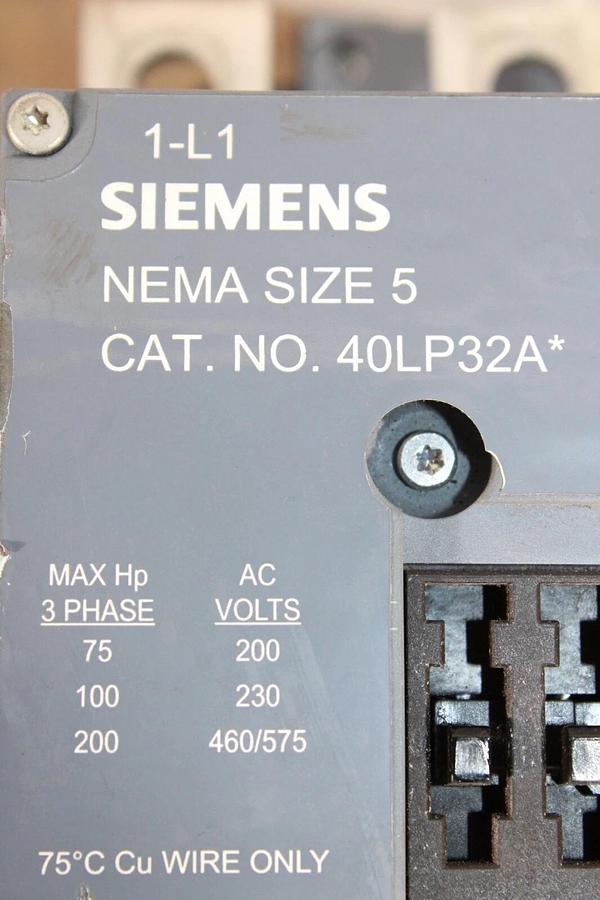 Used SIEMENS CONTACTOR 40LP32A 600 VAC NEMA SIZE 5 200 HP 3-PHASE 270 AMP COIL: 120V