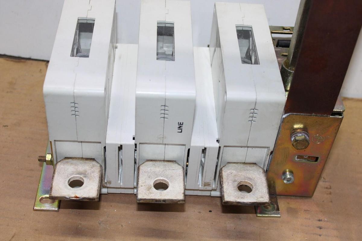 Used ABB OETL-NF400 GENERAL PURPOSE SWITCH 600 VAC 400 AMP 350 HP 3-PHASE