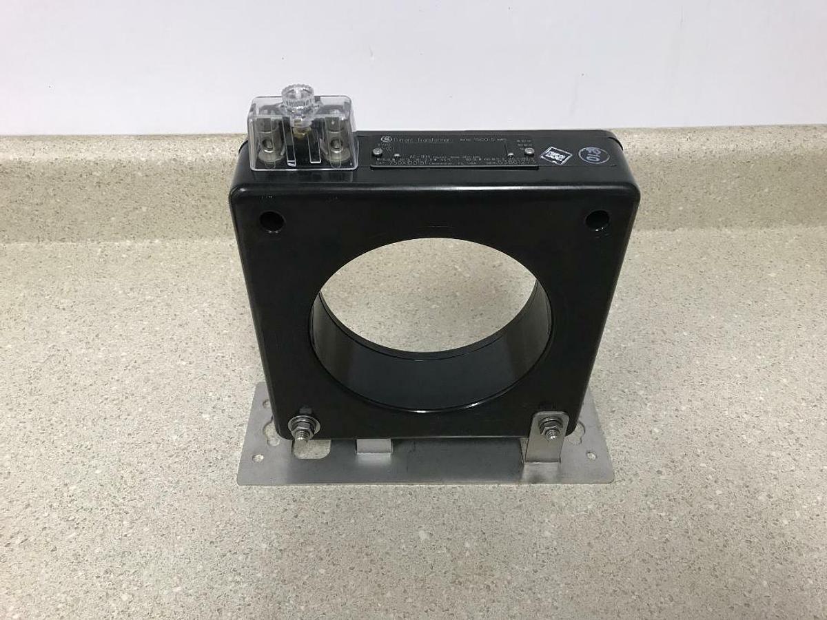 Used INSTRUMENT TRANSFORMERS CURRENT TRANSFORMER 601-301 RATIO: 300:5A 50-400 HZ