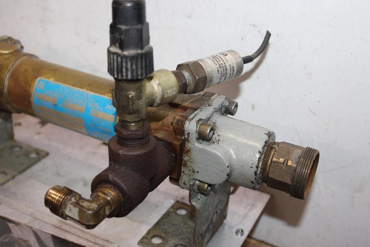 Used YOUNG HEAT EXCHANGER HF-201-HYIP 307008 250 PSI SHELL 150 PSI TUBE 350°F