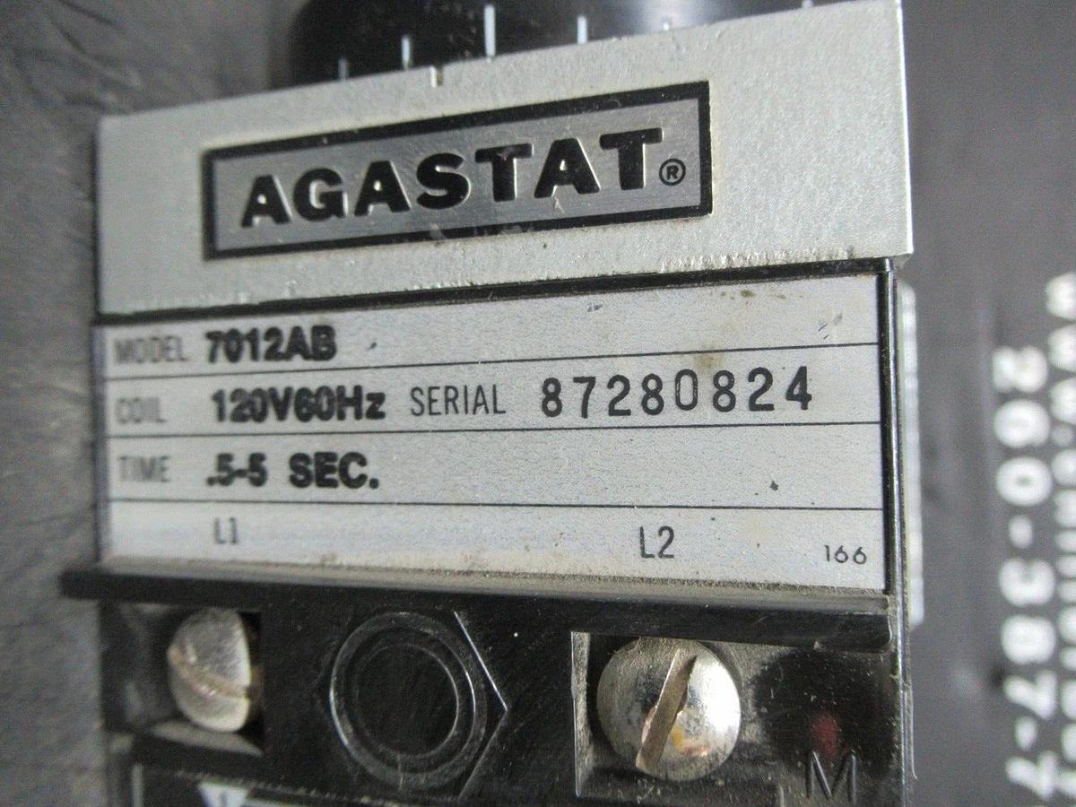 Used AGASTAT TIME DELAY RELAY 0.5-5 SECONDS 7012AB 120 VOLT VOIL 600 VAC 10 AMP
