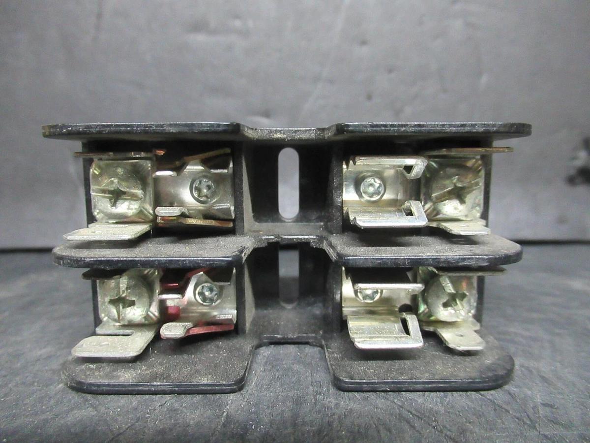 Used GOULD SHAWMUT TWO POLE FUSE BLOCK 3032-S 600 VOLT 30 AMP CLASS CC FUSES