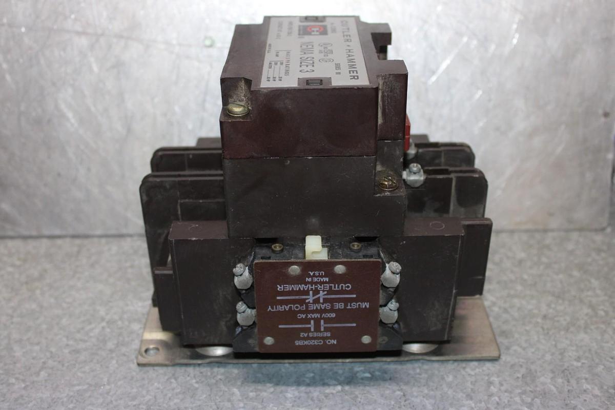 Used CUTLER-HAMMER CONTACTOR C10EN3 NEMA SIZE 3 90 AMP 600 VAC 3-POLE COIL: 120 V