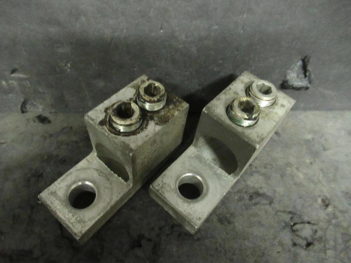 Used (2 QTY) SQUARE D A-800S 1 SINGLE BARREL MECHANICAL CONNECTOR LUG TAP 800MCM 3/0