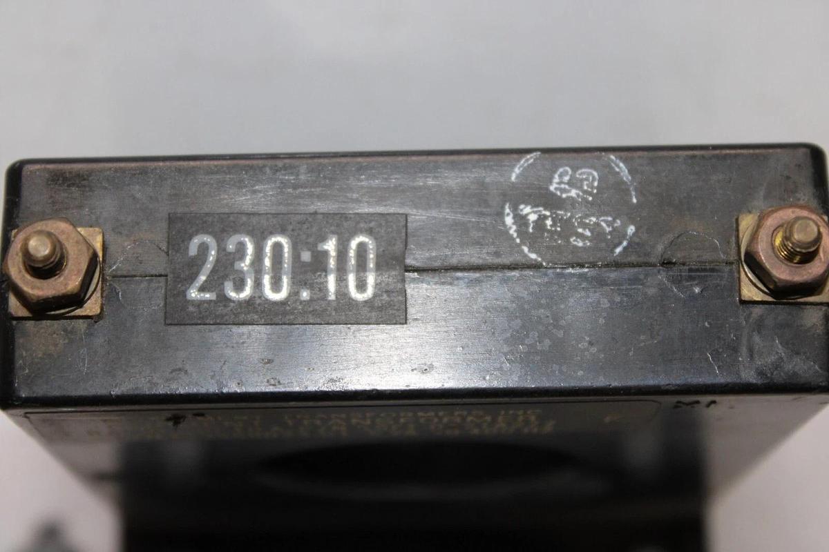 Used INSTRUMENT CURRENT TRANSFORMER X13580033-01 5-SFT-0121A277 230:10 50-400HZ 5VA