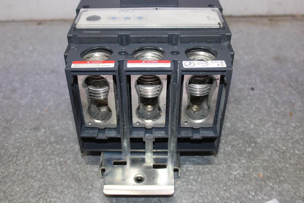 Used SQUARE D I-LINE CIRCUIT BREAKER LA36400 400 AMP 600 VAC 3-POLE
