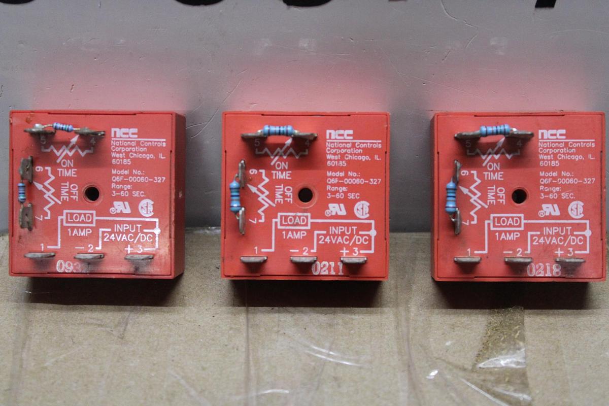 Used EATON TIME DELAY RELAY C320TP2 600 VOLT 10 AMP 10-180 SECOND DELAY