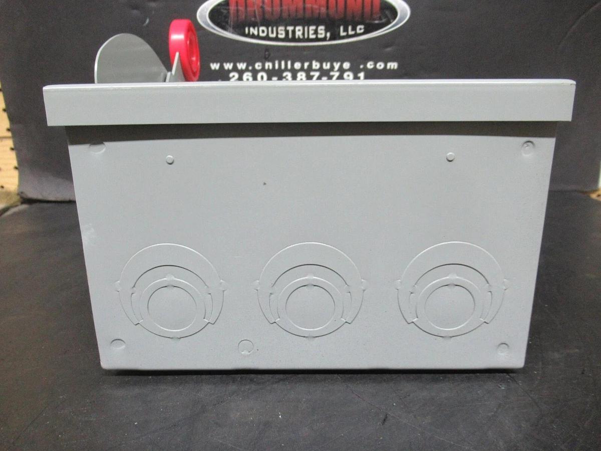 Used EATON HEAVY DUTY SAFETY DISCONNECT DH221FGK 240 VAC 30 AMP 7.5 HP 2-POLE