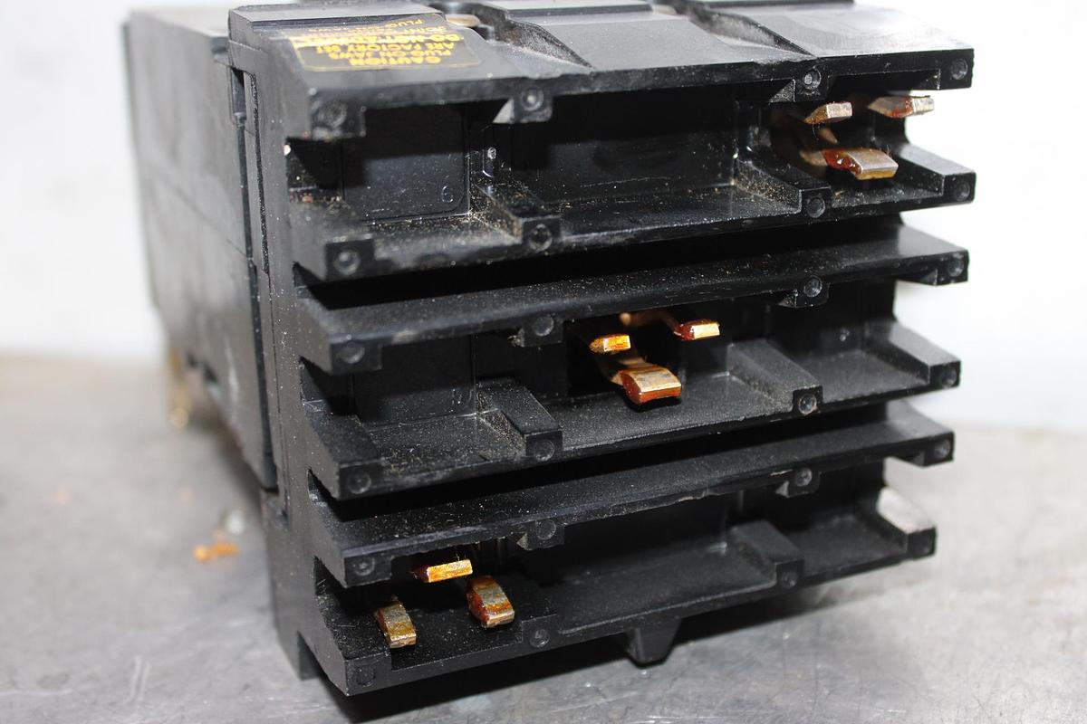 Used SQUARE D I-LINE HCM PANELBOARD 800 AMP 600 VAC TYPE 1 3-PHASE HC3723B