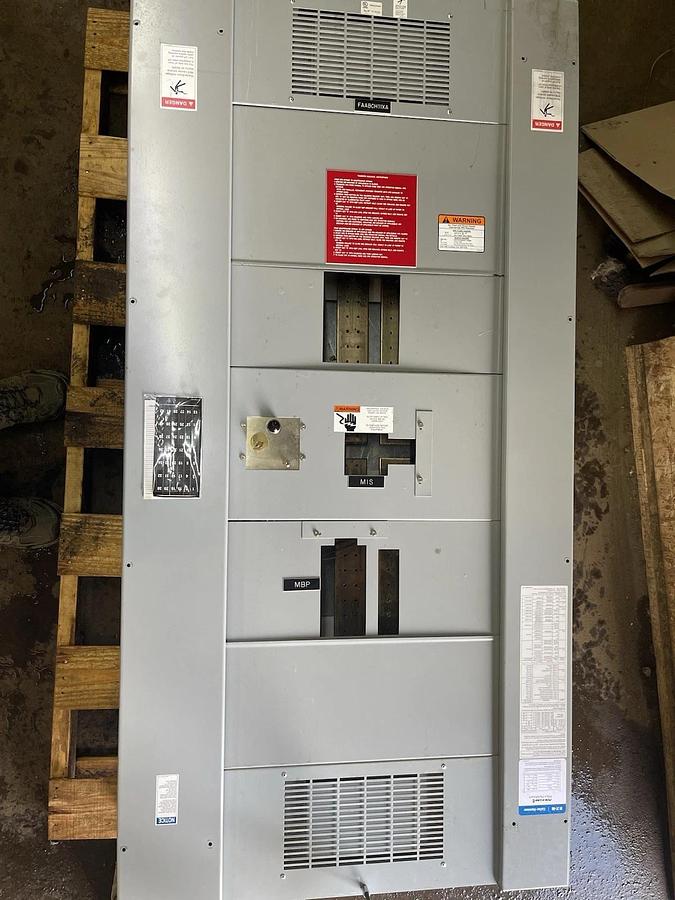 Used EATON POW-R-LINE PRL4 PANELBOAD PRL4B 600 AMP 120/240 VAC 1-PHASE 3-WIRE BX3673