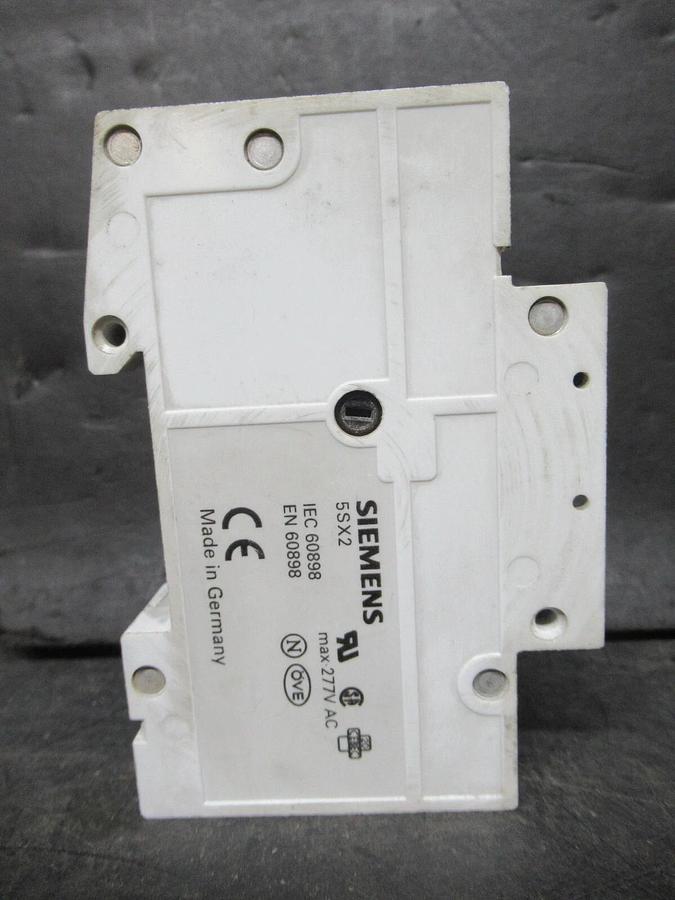 Used SIEMENS CIRCUIT BREAKER 5SX21 B10 10 AMP 277 VAC 1-POLE W/ 5SX9100 AUXILLIARY
