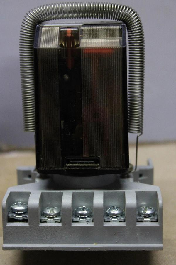 Used LOT OF 2 SCHRACK RELAY MR306115 115/240 VAC 10 AMP 50/60 HZ *WARRANTY*