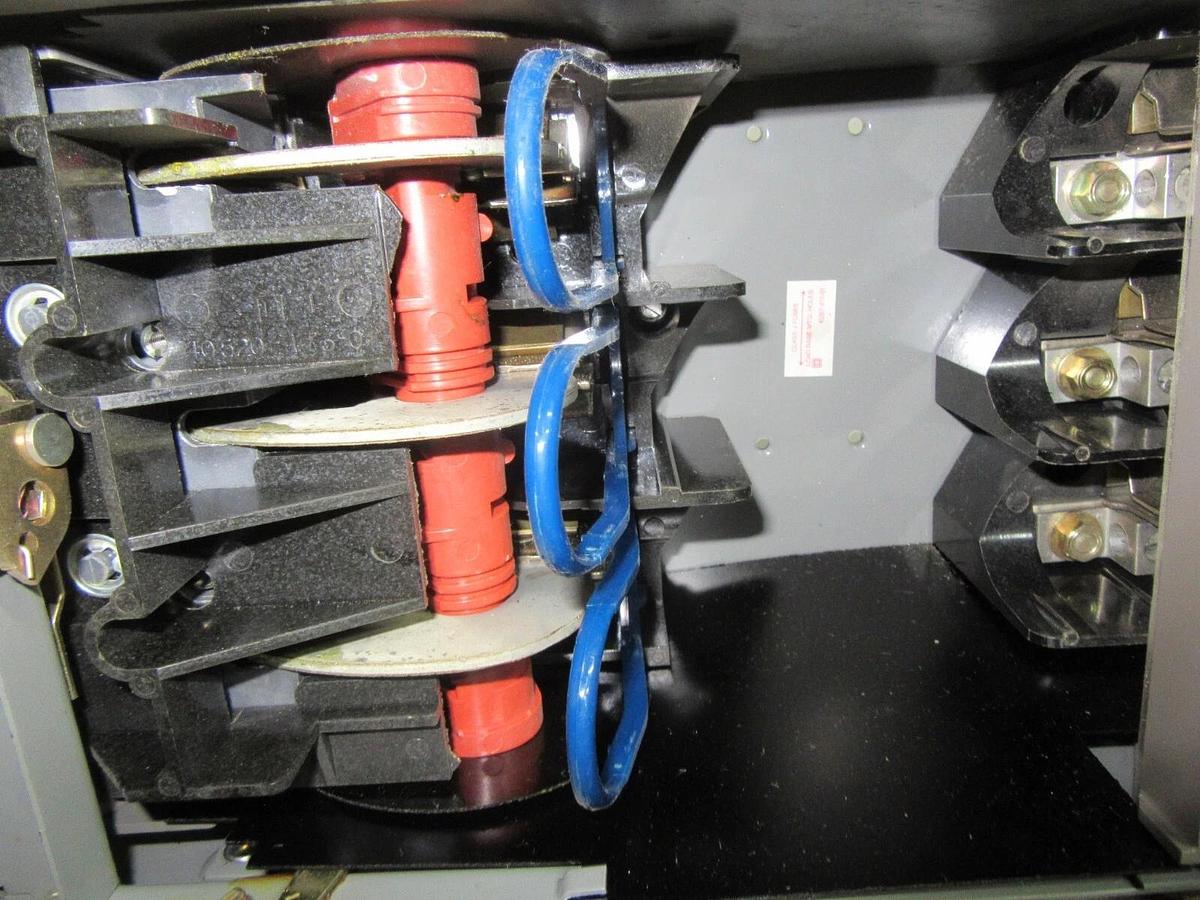 Used SQUARE D QMB TWIN PANELBOARD SWITCH QMB-363-T32 60 AMP 600 VOLT 15 HP