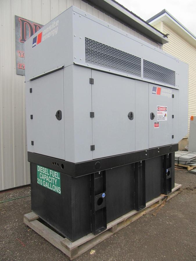 Used 30 KW DIESEL GENERATOR MTU 120/240V  JOHN DEERE SOUND ENCLOSED 196 HRS  VIDEO