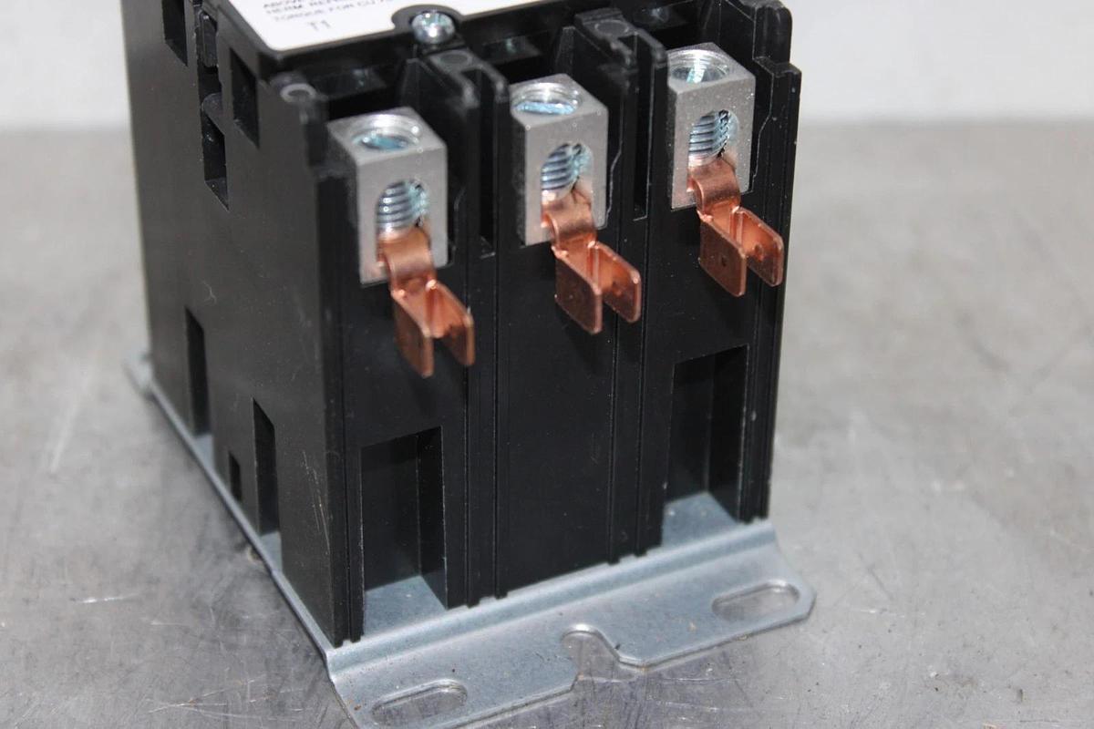 Used SF CONTACTOR SFCTR3P40A120VL 40 AMP 600 VAC 3-POLE 25 HP COIL: 120 VAC