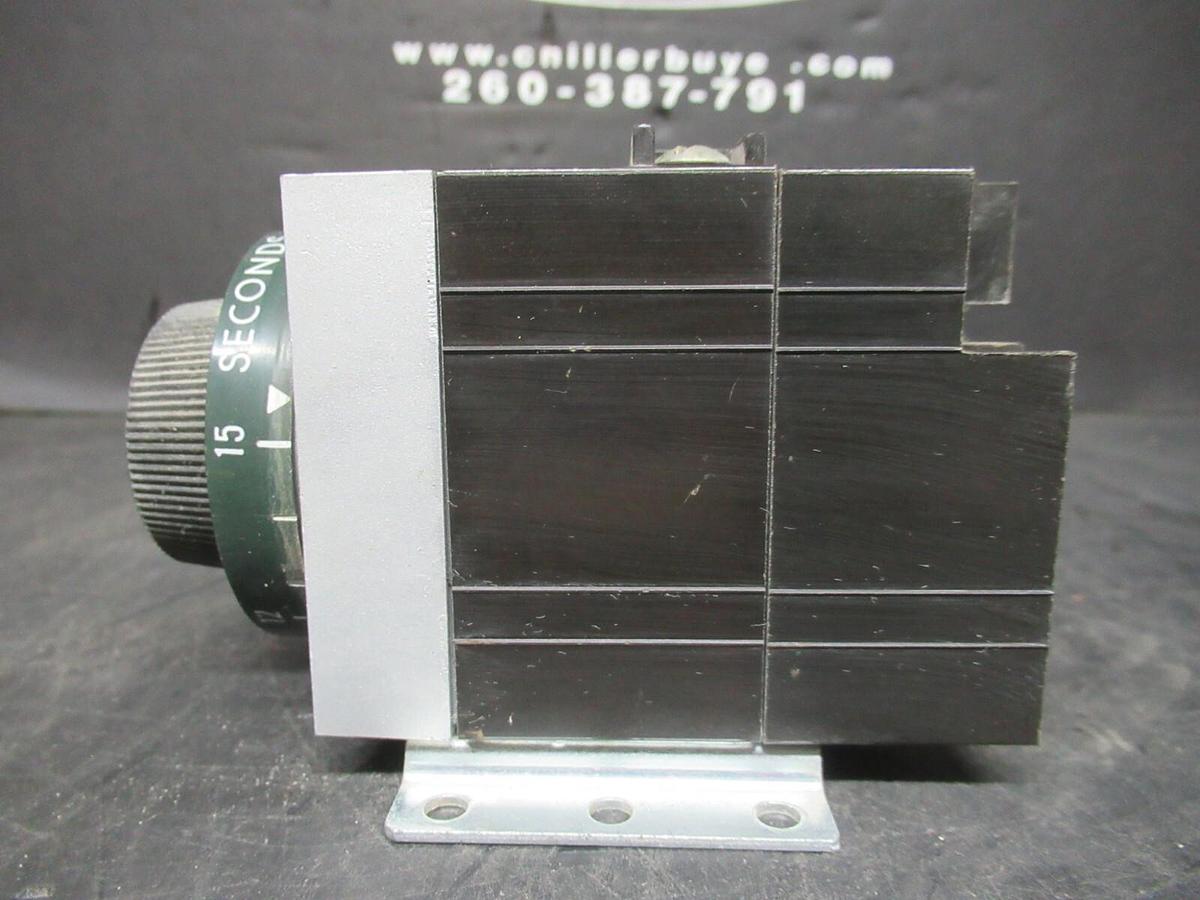 Used AGASTAT TIME DELAY RELAY 1.5-15 SECONDS 7012AC 120 VAC VOIL 600 VAC 10 AMP