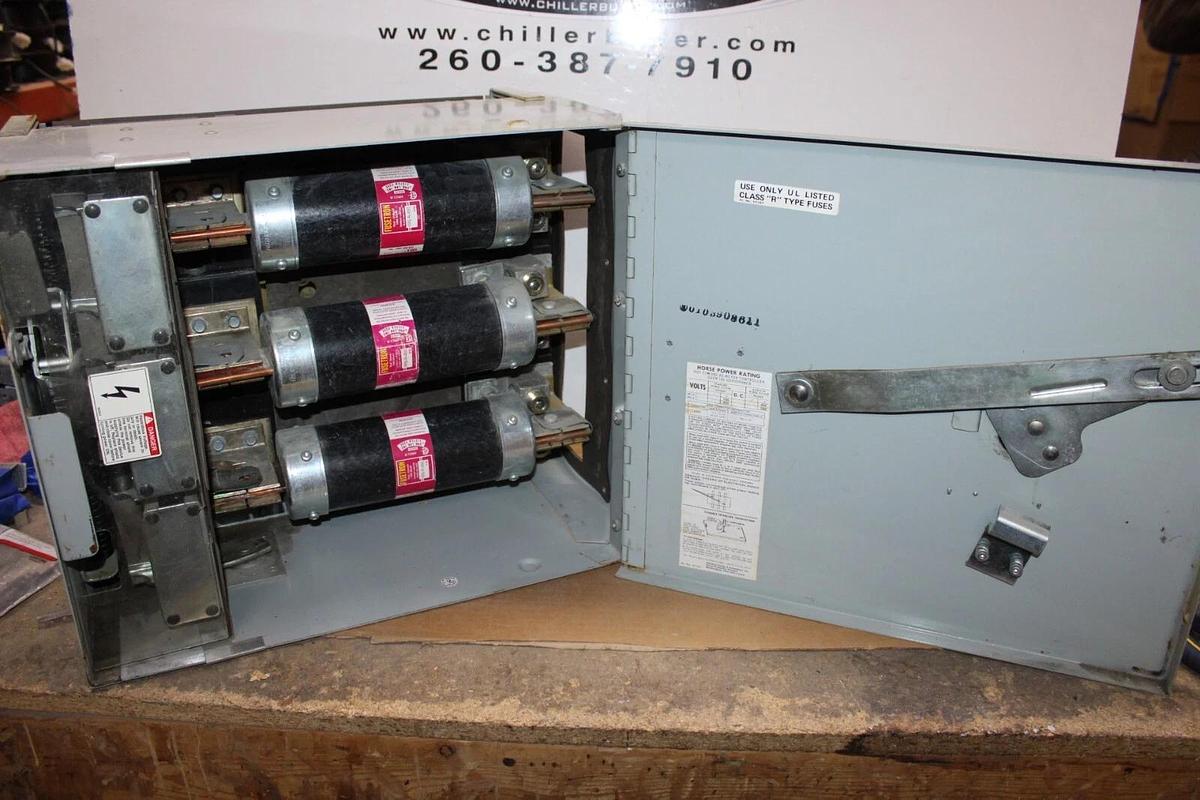 Used ITE VACU-BREAK PANELBOARD DISCONNECT SWITCH V7H3606 600 AMP 600 VAC 3-PHASE