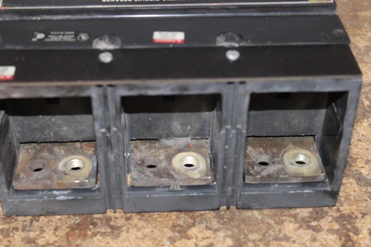 Used SQUARE D CIRCUIT BREAKER MAP368001027 600 VOLT 3-POLE 800 AMP W/ SHUNT TRIP