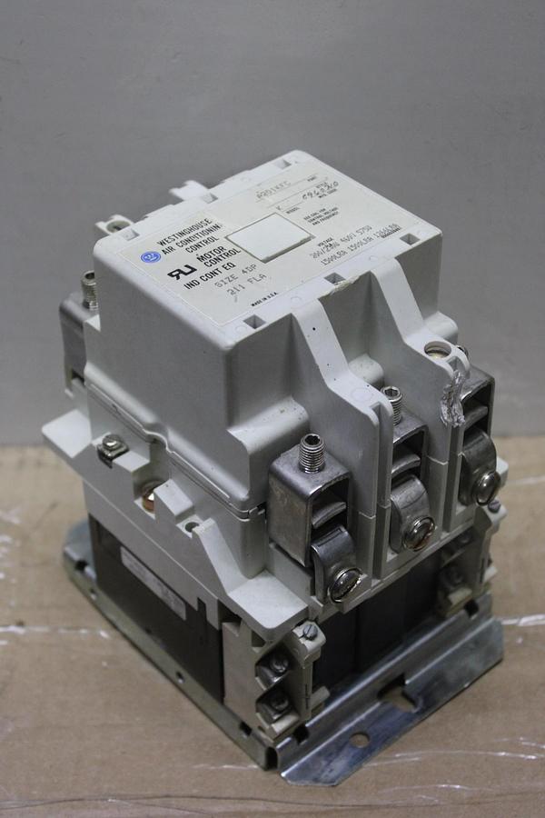 Used CUTLER HAMMER CONTACTOR C825HN3 600 VAC 120 AMP 3-POLE 3-PHASE