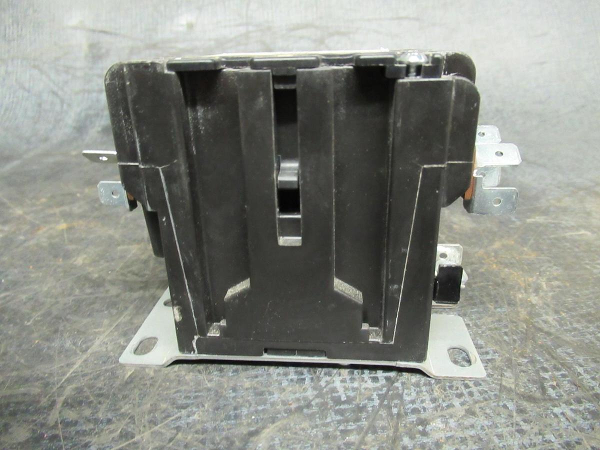 Used LIEBERT / SIEMENS CONTACTOR E-0110 / 42AF35AJASH 600V 25A 35A/RES 10HP