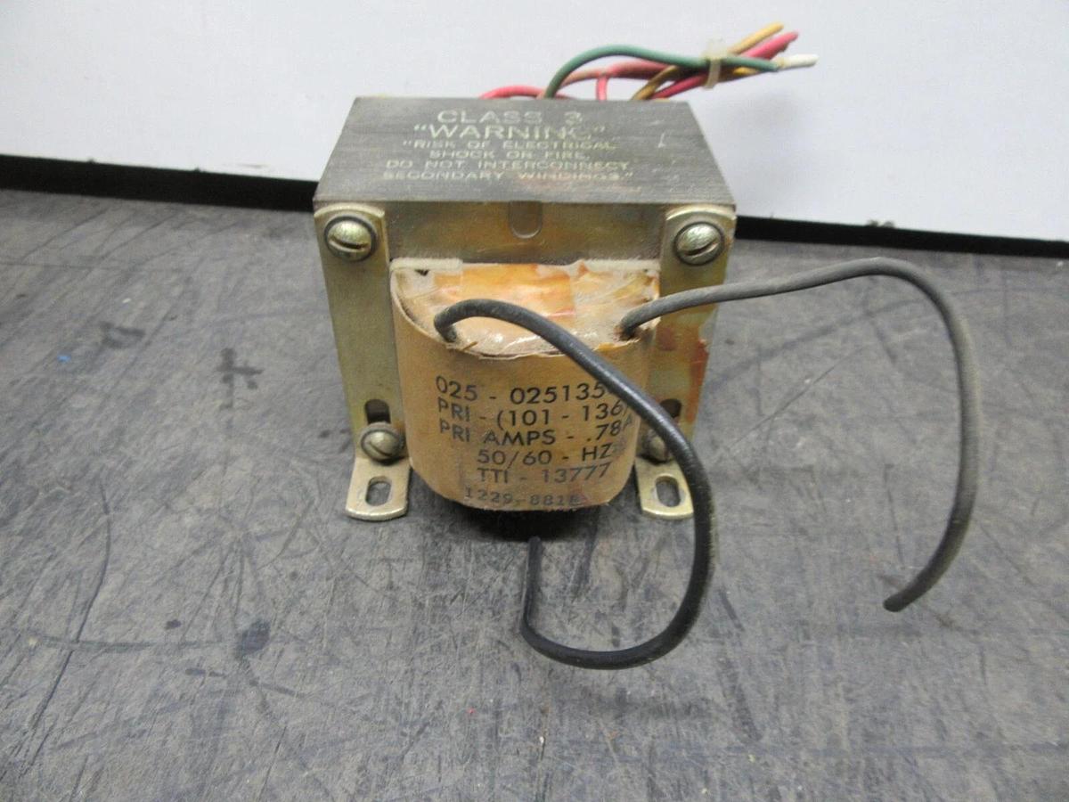 Used YORK TRANSFORMER 0.78 AMP PRI: 120 VOLT SEC: 12 VOLT 50/60 HZ 025-025135C