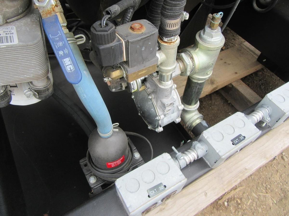 Used 35 KW GENERATOR GENERAC NATURAL GAS LP PROPANE 120/240 VOLT 1 PH 30 KW 40KW 2016